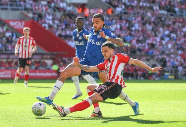 Enzo Le Fee of Sunderland shoots at goal Sunderland v Chelsea, Premier League, Football, Stadium of Light, Sunderland, UK - 24 May 2026Sunderland Stadium of Light United Kingdom EDITORIAL USE ONLY No use with unauthorised audio, video, data, fixture lists, club league logos or live services. Online in-match use limited to 120 images, no video emulation. No use in betting, games or single club league player publications. Copyright: xRichardxLee Shutterstockx 16889858ak