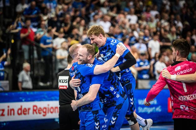 Lenny Rubin TVB Stuttgart, 44 cheering with Patrick Zieker TVB Stuttgart, 25 and team GER, TVB Stuttgart SG Flensburg Handewitt, DAIKIN HBL, Handball, Bundesliga, 32 Matchday, Season 2025 2026, 24 05 2026 GER, TVB Stuttgart SG Flensburg Handewitt, DAIKIN HBL, Handball, Bundesliga, 32 Matchday, Season 2025 2026, 24 05 2026 Stuttgart Copyright: xSandyxDinkelackerx EP_SDR