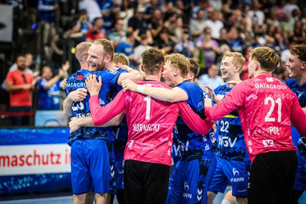 Lenny Rubin TVB Stuttgart, 44 and Patrick Zieker TVB Stuttgart, 25 , left and team Dance of joy with the TVB Stuttgart team after home win against SG Flensburg Handewitt GER, TVB Stuttgart SG Flensburg Handewitt, DAIKIN HBL, Handball, Bundesliga, Matchday 32, Season 2025 2026, 24 05 2026 GER, TVB Stuttgart SG Flensburg Handewitt, DAIKIN HBL, Handball, Bundesliga, Matchday 32, Season 2025 2026, 24 05 2026 Stuttgart Copyright: xSandyxDinkelackerx EP_SDR