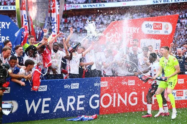Eoin Toal of Bolton Wanderers lifts the Sky Bet League One Play Off Trophy Bolton Wanderers v Stockport County, EFL Sky Bet League One, Play-Off Final, Football, Wembley Stadium, London, UK - 24 May 2026London Wembley Stadium United Kingdom EDITORIAL USE ONLY No use with unauthorised audio, video, data, fixture lists, club league logos or live services. Online in-match use limited to 120 images, no video emulation. No use in betting, games or single club league player publications. Copyright: xPaulxCurrie Shutterstockx 16889803hq