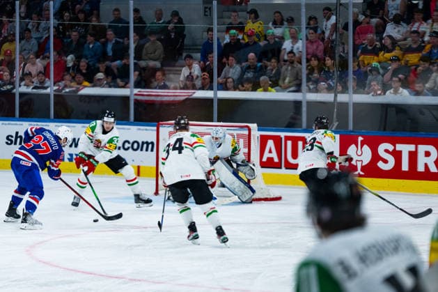 ZURICH, SWITZERLAND - MAY 25: Milan Horvath (Hungary, 33), Istvan Terbocs (Hungary, 34) and Adam Vay (Hungary, 30) stopping Matt Coronato (United States, 27) during the Preliminary Round - Group A Match 47 between United States and Hungary at the IIHF Ice hockey, Eishockey World Championship, WM, Weltmeisterschaft 2026, Swiss Life Arena on May 25, 2026 in Zurich, Switzerland. Zurich Switzerland Copyright: xTimoxSteinx