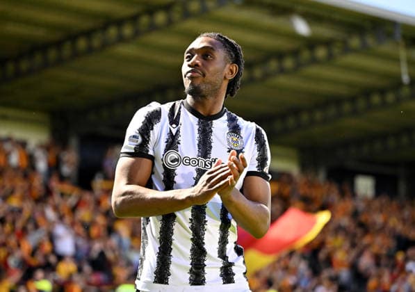 Dan Nlundulu of St Mirren reacts at full time St Mirren v Partick Thistle, William Hill Scottish Premiership Play-Offs Final, Second Leg, Football, SMiSA Stadium, Paisley, Scotland, UK - 25 May 2026Paisley SMiSA Stadium United Kingdom EDITORIAL USE ONLY No use with unauthorised audio, video, data, fixture lists, club league logos or live services. Online in-match use limited to 120 images, no video emulation. No use in betting, games or single club league player publications. Copyright: xMarkxRunnacles Shutterstockx 16889990cy