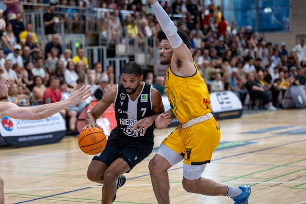 Kyle Anthony Castlin Giessen 46ers, 07 Tylan James Pope Bozic Estriche Knights Kirchheim, 09 GER, Bozic Estriche Knights Kirchheim vs Giessen 46ers, BARMER 2 Basketball Bundesliga, Playoffs Semifinal Game 3, Season 2025 2026, 26 05 2026 GER, Bozic Estriche Knights Kirchheim vs Giessen 46ers, BARMER 2 Basketball Bundesliga, Playoffs Semifinal Game 3, Season 2025 2026, 26 05 2026 Goeppingen Copyright: xEibner-Pressefoto NinaxSanderx EP_NSR