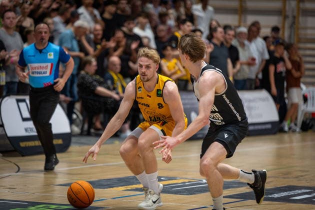 Lucas Mayer Bozic Estriche Knights Kirchheim, 08 Aiden Warnholtz Giessen 46ers, 03 GER, Bozic Estriche Knights Kirchheim vs Giessen 46ers, BARMER 2 Basketball Bundesliga, Playoffs Semifinal Game 3, Season 2025 2026, 26 05 2026 GER, Bozic Estriche Knights Kirchheim vs Giessen 46ers, BARMER 2 Basketball Bundesliga, Playoffs Semifinal Game 3, Season 2025 2026, 26 05 2026 Goeppingen Copyright: xEibner-Pressefoto NinaxSanderx EP_NSR