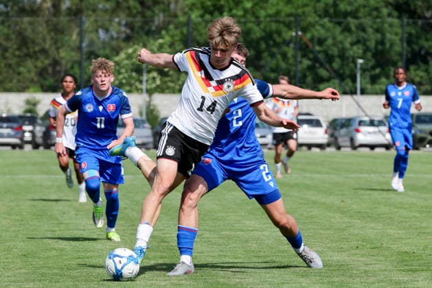 Jan Buerger Germany and Alex Lajciak Slovakia battle for the ball, UEFA Under 19 friendly, Slovakia v Germany, MOL Academy on 27 May 2026 in Dunajska Streda, Slovakia Photo by Marco Steinbrenner DeFodi Images Jan Buerger Germany and Alex Lajciak Slovakia battle for the ball, UEFA Under 19 friendly, Slovakia v Germany, MOL Academy, May 27, 2026 in Dunajska Streda, Slovakia Photo by Marco Steinbrenner DeFodi Images