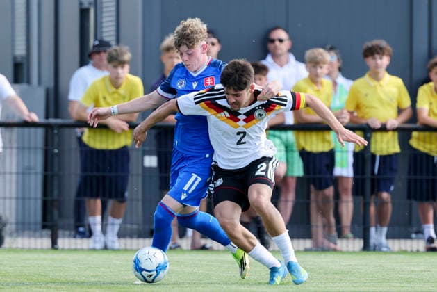 Samuel Kovacik Slovakia and Rafael Pinto Pedrosa Germany battle for the ball, UEFA Under 19 friendly, Slovakia v Germany, MOL Academy on 27 May 2026 in Dunajska Streda, Slovakia Photo by Marco Steinbrenner DeFodi Images Samuel Kovacik Slovakia and Rafael Pinto Pedrosa Germany battle for the ball, UEFA Under 19 friendly, Slovakia v Germany, MOL Academy, May 27, 2026 in Dunajska Streda, Slovakia Photo by Marco Steinbrenner DeFodi Images
