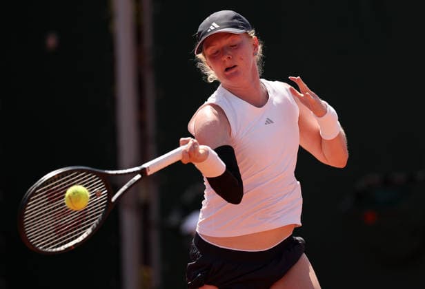 Francesca Jones of GB in action French Open Tennis, Day Four, Tennis, Roland Garros, Paris, France - 27 May 2026Paris Roland Garros France EDITORIAL USE ONLY No use with unauthorised audio, video, data, fixture lists, club league logos or live services. Online in-match use limited to 120 images, no video emulation. No use in betting, games or single club league player publications. Copyright: xEllaxLing Shutterstockx 16898262bk