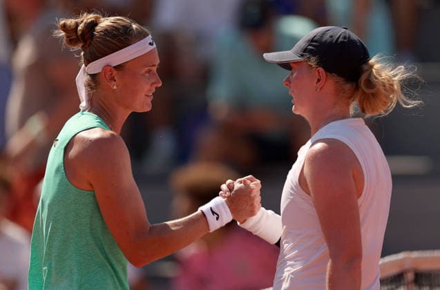 Francesca Jones of GB shakes hands with Marie Bouzkova of Czech Republic French Open Tennis, Day Four, Tennis, Roland Garros, Paris, France - 27 May 2026Paris Roland Garros France EDITORIAL USE ONLY No use with unauthorised audio, video, data, fixture lists, club league logos or live services. Online in-match use limited to 120 images, no video emulation. No use in betting, games or single club league player publications. Copyright: xEllaxLing Shutterstockx 16898262ax