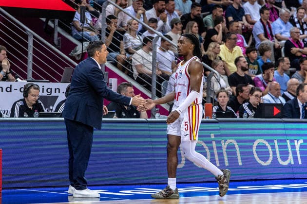 Saso Filipovski Fitness First Wuerzburg Baskets, Trainer kaltscht Marcus Carr Fitness First Wuerzburg Baskets, 05 ab Telekom Baskets Bonn vs Fitness First Wuerzburg Baskets, Basketball, easy Credit BBL, Playoffs, Quarterfinals, Matchday 5, 2025 2026, 27 05 2026 Telekom Baskets Bonn vs Fitness First Wuerzburg Baskets, Basketball, easy Credit BBL, Playoffs, Quarterfinals, Matchday 5, 2025 2026, 27 05 2026 Bonn Copyright: xEibner-Pressefoto GerhardxWingenx EP_GWR