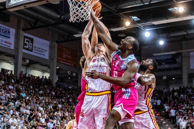 Lukas Roth Fitness First Wuerzburg Baskets, 09 vs Tylan Birts Telekom Baskets Bonn, 05 Telekom Baskets Bonn vs Fitness First Wuerzburg Baskets, Basketball, easy Credit BBL, Playoffs, Quarterfinals, Matchday 5, 2025 2026, 27 05 2026 Telekom Baskets Bonn vs Fitness First Wuerzburg Baskets, Basketball, easy Credit BBL, Playoffs, Quarterfinals, Matchday 5, 2025 2026, 27 05 2026 Bonn Copyright: xEibner-Pressefoto GerhardxWingenx EP_GWR