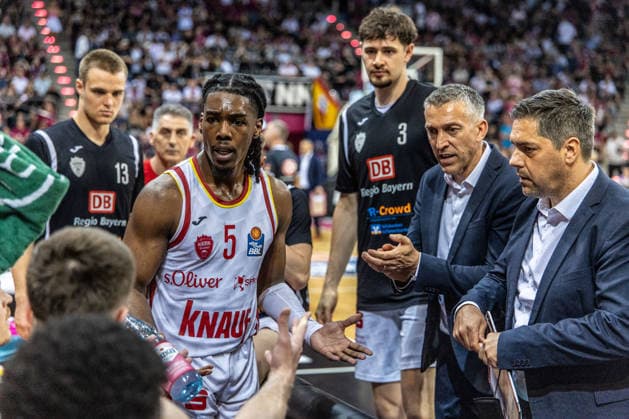 Marcus Carr Fitness First Wuerzburg Baskets, 05 is excited during a timeout Telekom Baskets Bonn vs Fitness First Wuerzburg Baskets, Basketball, easy Credit BBL, Playoffs, Quarterfinals, Matchday 5, 2025 2026, 27 05 2026 Telekom Baskets Bonn vs Fitness First Wuerzburg Baskets, Basketball, easy Credit BBL, Playoffs, Quarterfinals, Matchday 5, 2025 2026, 27 05 2026 Bonn Copyright: xEibner-Pressefoto GerhardxWingenx EP_GWR