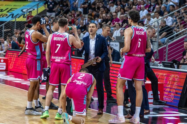 Marko Stankovic Telekom Baskets Bonn, Headcoach gives instructions Telekom Baskets Bonn vs Fitness First Wuerzburg Baskets, Basketball, easy Credit BBL, Playoffs, Quarterfinals, Matchday 5, 2025 2026, 27 05 2026 Telekom Baskets Bonn vs Fitness First Wuerzburg Baskets, Basketball, easy Credit BBL, Playoffs, Quarterfinals, Matchday 5, 2025 2026, 27 05 2026 Bonn Copyright: xEibner-Pressefoto GerhardxWingenx EP_GWR