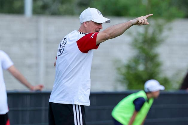 Coach Christian Woerns Germany gestures, UEFA Under 19 friendly, Slovakia v Germany, MOL Academy on May 27, 2026 in Dunajska Streda, Slovakia Photo by Marco Steinbrenner DeFodi Images Coach Christian Woerns Germany gestures, UEFA Under 19 friendly, Slovakia v Germany, MOL Academy, May 27, 2026 in Dunajska Streda, Slovakia Photo by Marco Steinbrenner DeFodi Images
