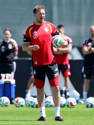 National coach Julian Nagelsmann Germany looks on, , Training of the German national soccer team, Home Ground on May 28, 2026 in Herzogenaurach, Germany Photo by Marco Steinbrenner DeFodi Images National coach Julian Nagelsmann Germany looks on, , Training of the German national soccer team, Home Ground, May 28, 2026 in Herzogenaurach, Germany Photo by Marco Steinbrenner DeFodi Images