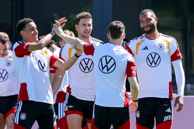 Jamal Musiala (Germany), Leon Goretzka (Germany), Florian Wirtz (Germany) und Jonathan Tah (Germany) haben Spass, , Training der deutschen Fussball Nationalmannschaft, Home Ground am 28. May 2026 in Herzogenaurach, Deutschland. (Foto von Marco Steinbrenner DeFodi Images) Jamal Musiala (Germany), Leon Goretzka (Germany), Florian Wirtz (Germany) und Jonathan Tah (Germany) have fun, , Training der deutschen Fussball Nationalmannschaft, Home Ground, May 28, 2026 in Herzogenaurach, Germany. (Photo by Marco Steinbrenner DeFodi Images) -