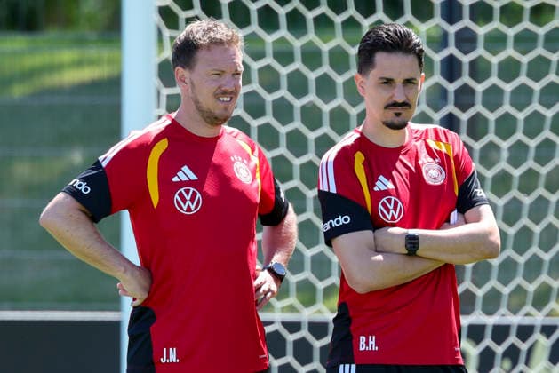 German national team coach Julian Nagelsmann Germany and assistant coach Benjamin Huebner Germany talk together, , German national team training, Home Ground on May 28, 2026 in Herzogenaurach, Germany Photo by Marco Steinbrenner DeFodi Images German national team coach Julian Nagelsmann Germany and assistant coach Benjamin Huebner Germany talk together, , German national team training, Home Ground, May 28, 2026 in Herzogenaurach, Germany Photo by Marco Steinbrenner DeFodi Images