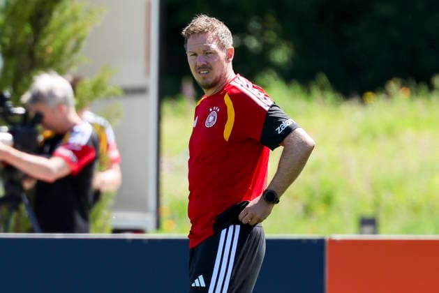 Germany coach Julian Nagelsmann Germany looks on, , Training of the German national soccer team, Home Ground on May 28, 2026 in Herzogenaurach, Germany Photo by Marco Steinbrenner DeFodi Images Germany coach Julian Nagelsmann Germany looks on, , Training of the German national soccer team, Home Ground, May 28, 2026 in Herzogenaurach, Germany Photo by Marco Steinbrenner DeFodi Images