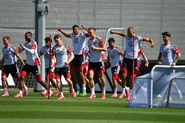 from left Joshua KIMMICH GER , Jonathan Tah GER ,Nathaniel BROWN GER , Florian WIRTZ GER ,Malick THIAW GER ,Nico SCHLOTTERBECK GER , Nadiem AMIRI GER ,Waldemar ANTON GER , Angelo STILLER GER German national football team, World Cup preparation, training camp in Herzogenaurach on 28 05 2026