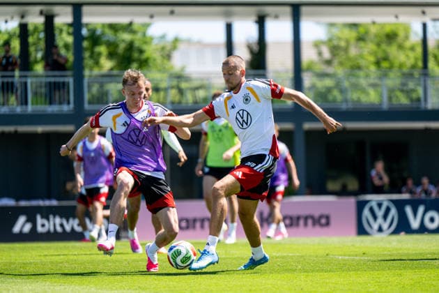 GER, Football mens national team Germany, training, 28 05 2026, Adidas Homeground, Herzogenaurach, GER, Football mens national team Germany, training, in the picture Maximilian Beier Germany, 14 in duel with Waldemar Anton Germany, 03 , nordphotoxGmbHx xMemmler nph00005
