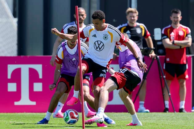 Jamal Musiala Germany and Maximilian Beier Germany battle for the ball, , German national football team training, Home Ground on May 28, 2026 in Herzogenaurach, Germany Photo by Marco Steinbrenner DeFodi Images Jamal Musiala Germany and Maximilian Beier Germany battle for the ball, , German national football team training, Home Ground, May 28, 2026 in Herzogenaurach, Germany Photo by Marco Steinbrenner DeFodi Images