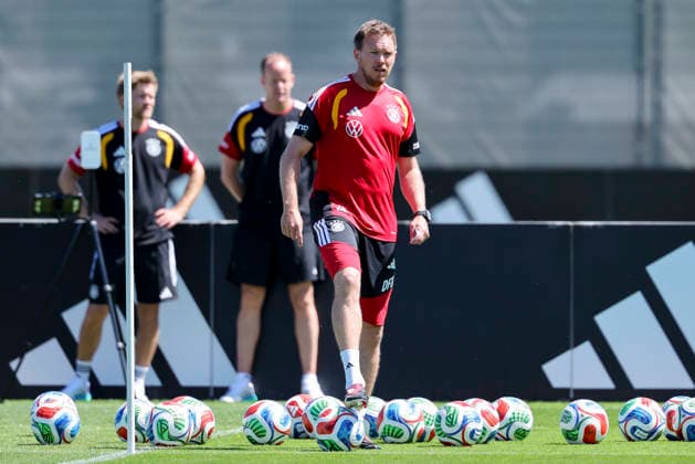 Germany coach Julian Nagelsmann Germany looks on, , Training of the German national soccer team, Home Ground on May 28, 2026 in Herzogenaurach, Germany Photo by Marco Steinbrenner DeFodi Images Germany coach Julian Nagelsmann Germany looks on, , Training of the German national soccer team, Home Ground, May 28, 2026 in Herzogenaurach, Germany Photo by Marco Steinbrenner DeFodi Images