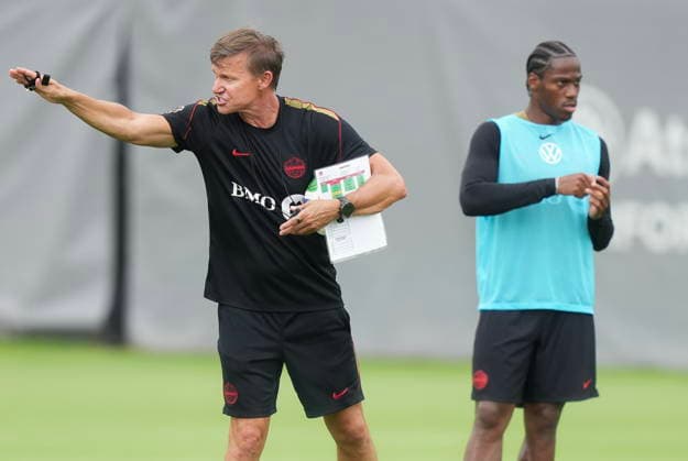 May 28, 2026, Charlotte, Nc, UNITED STATES: Jesse Marsh, left, Canada s national soccer head coach yells next to Canada forward Jonathan David during team Canada World Cup roster selection camp in Charlotte, NC on Thursday, May 28, 2026. Canada News - May 28, 2026 - ZUMAc35_ 20260528_zaf_c35_089 Copyright: xNathanxDenettex