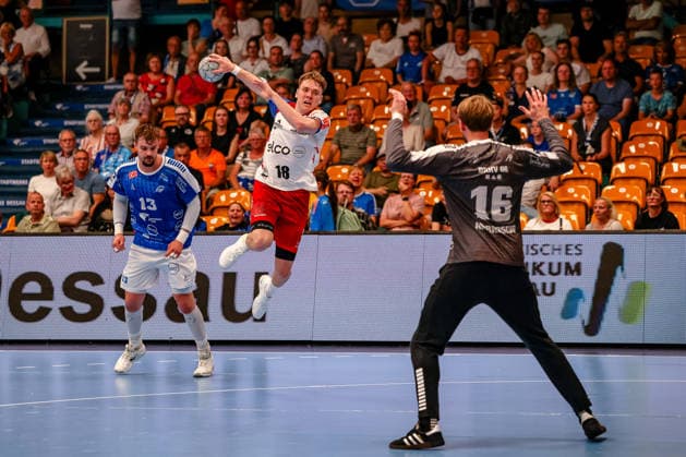 Tim Gruener HBW Balingen Weilstetten, 18 throws the ball, Dessau Rosslauer HV 06 vs HBW Balingen Weilstetten, Handball, 2 Bundesliga, 33 Matchday, Season 2025 26, 29 05 2026, Dessau Rosslauer HV 06 vs HBW Balingen Weilstetten, Handball, 2 Bundesliga, 33 Matchday, Season 2025 26, 29 05 2026 Dessau Rosslau Copyright: xEibner-Pressefoto LauraxRoemerx EP_LRR