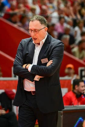 Branislav Ignjatovic 2 Bundesliga Pro A, play off, semi-final 4 game, 46ers, basketball, basketball season 2025 2026, BBL, Germany, Gießen 46ers Bozic Estriche Knights Kirchheim, Gießen in red, men, Kirchheim black