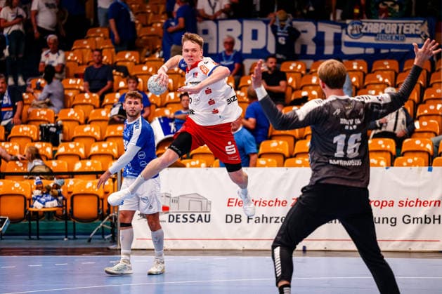 Tim Gruener HBW Balingen Weilstetten, 18 throws the ball, Dessau Rosslauer HV 06 vs HBW Balingen Weilstetten, Handball, 2 Bundesliga, 33 Matchday, Season 2025 26, 29 05 2026, Dessau Rosslauer HV 06 vs HBW Balingen Weilstetten, Handball, 2 Bundesliga, 33 Matchday, Season 2025 26, 29 05 2026 Dessau Rosslau Copyright: xEibner-Pressefoto LauraxRoemerx EP_LRR