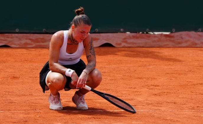 Oleksandra Oliynykova loses the first set against Diana Shnaider French Open Tennis, Day Seven, Tennis, Roland Garros, Paris, France - 30 May 2026Paris Roland Garros France EDITORIAL USE ONLY No use with unauthorised audio, video, data, fixture lists, club league logos or live services. Online in-match use limited to 120 images, no video emulation. No use in betting, games or single club league player publications. Copyright: xJavierxGarcia Shutterstockx 16898316i