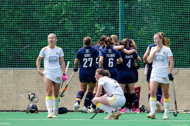 Players of Mannheimer HC MHC , cheering after the final whistle, joy about the victory, winner, winner, cheers, cheering, cheerful, positive, happy, rejoicing, optimistic, highlight, action, action, 30 05 2026, Bonn Germany , Hockey, German Championship, semi-final, Women, Mannheimer HC Harvestehuder THC xozx