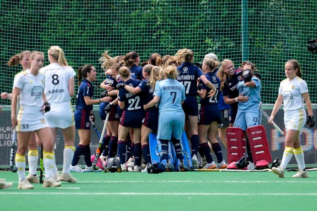 Players of Mannheimer HC MHC , cheering after the final whistle, joy about the victory, winner, winner, cheers, cheering, cheerful, positive, happy, rejoicing, optimistic, highlight, action, action, 30 05 2026, Bonn Germany , Hockey, German Championship, semi-final, Women, Mannheimer HC Harvestehuder THC xozx