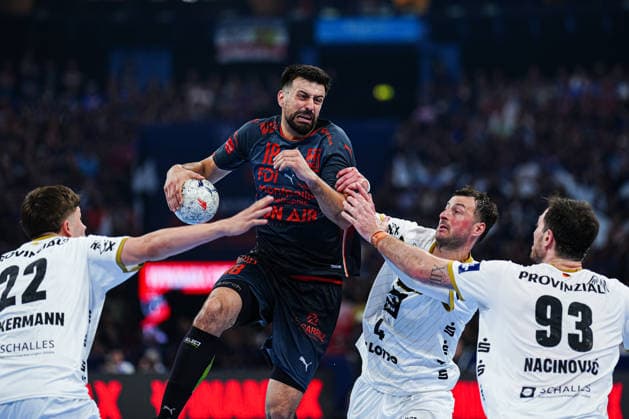 Agustin Cascado Marcelo Montpellier Handball, 18 , Domagoj Duvnjak THW Kiel, 04 , Veron Nacinovic THW Kiel, 93 GER, Montpellier Handball vs THW Kiel, handball, EHF European League, semi-final, 2025 2026 season, 30 05 2026 GER, Montpellier Handball vs THW Kiel, handball, EHF European League, semi-final, 2025 2026 season, 30 05 2026 Hamburg Copyright: xEibner-Pressefoto MarcelxvonxFehrnx EP_MFN