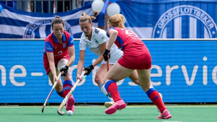 from left Amelie Wortmann GTHGC, 3 , Sophia Schwabe DHC, 18 , Janne Raimund GTHGC, 20 , duel, duel, tackle, tackling, dynamics, action, action, 30 05 2026, Bonn Germany , Hockey, German Championship, semi-final, women, Großflottbeker THGC Düsseldorfer HC xozx