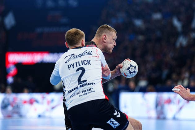 Simon Pytlick SG Flensburg Handewitt, 02 , Dainis Kristopans MT Melsungen, 10 GER, MT Melsungen vs SG Flensburg Handewitt, Handball, EHF European League, Semi-final, Season 2025 2026, 30 05 2026 GER, MT Melsungen vs SG Flensburg Handewitt, Handball, EHF European League, Semi-final, Season 2025 2026, 30 05 2026 Hamburg Copyright: xEibner-Pressefoto MarcelxvonxFehrnx EP_MFN