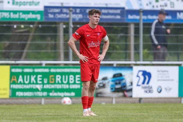 Florian Brahtz Blumenthaler SV, 7 disappointed about the defeat, disappointment after the final whistle, final whistle, highlight, loser, lost, frustration, pessimistic, sad, 30 05 2026, Todesfelde Germany , football, promotion round Regionalliga Nord, SV Todesfelde Blumenthaler SV xobx