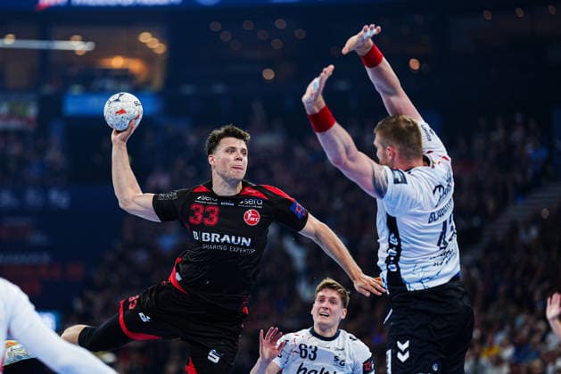 Throw Goal Aaron Mensing MT Melsungen, 33 GER, MT Melsungen vs SG Flensburg Handewitt, Handball, EHF European League, Semi-final, Season 2025 2026, 30 05 2026 GER, MT Melsungen vs SG Flensburg Handewitt, Handball, EHF European League, Semi-final, Season 2025 2026, 30 05 2026 Hamburg Copyright: xEibner-Pressefoto MarcelxvonxFehrnx EP_MFN