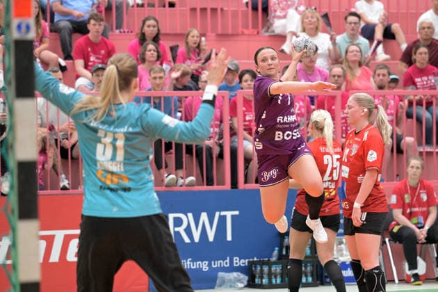 Sabrina Troester TusSies Metzingen, 07 in goal against Sofie Kruggel SV Union Halle Neustadt, 31 in goal TusSies Metzingen vs SV Union Halle Neustadt , Handball, Alsco HBF, 7 Play Off League Matchday, Season 2025 2026, 30 05 2026 TusSies Metzingen vs SV Union Halle Neustadt , Handball, Alsco HBF, 7 Play Off League Matchday, Season 2025 2026, 30 05 2026 Tuebingen Copyright: xEibner-Pressefoto TobiasxBaurx EP_TBR