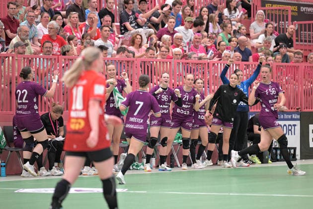 Cheers after the goal on the TusSies bench TusSies Metzingen vs SV Union Halle Neustadt , Handball, Alsco HBF, 7 Play Off League Matchday, Season 2025 2026, 30 05 2026 TusSies Metzingen vs SV Union Halle Neustadt , Handball, Alsco HBF, 7 Play Off League Matchday, Season 2025 2026, 30 05 2026 Tuebingen Copyright: xEibner-Pressefoto TobiasxBaurx EP_TBR