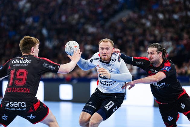 Reynir Thor Stefansson MT Melsungen, 19 , Simon Pytlick SG Flensburg Handewitt, 02 , Olle Forsell Schefvert MT Melsungen, 25 GER, MT Melsungen vs SG Flensburg Handewitt, Handball, EHF European League, Semi-final, 2025 2026 season, 30 05 2026 GER, MT Melsungen vs SG Flensburg Handewitt, Handball, EHF European League, Semi-final, 2025 2026 season, 30 05 2026 Hamburg Copyright: xEibner-Pressefoto MarcelxvonxFehrnx EP_MFN