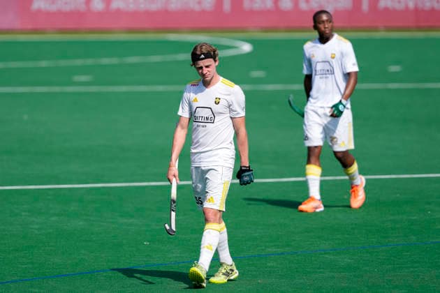 from left Jonas von Gersum HTHC, 55 , Nqobile Mansuet Ntuli Bili, HTHC, 16 , player from Harvestehuder THC, looking disappointed, disappointment, frustration, disappointed, pessimistic, action, action scene, 30 05 2026, Bonn Germany , Hockey, German Championship, semi-final, men, Hamburger Polo Club Harvestehuder THC xozx