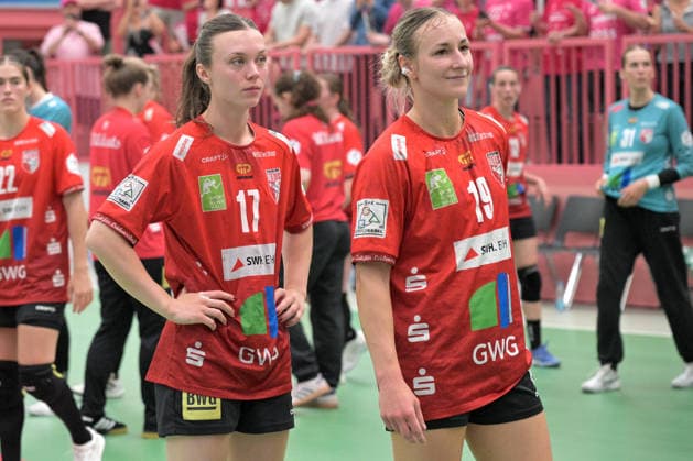 Emma Hertha SV Union Halle Neustadt, 17 and Lea Gruber SV Union Halle Neustadt, 19 are disappointed after the 36 38 defeat against the TusSies TusSies Metzingen vs SV Union Halle Neustadt , Handball, Alsco HBF, 7 Play Off League Matchday, Season 2025 2026, 30 05 2026 TusSies Metzingen vs SV Union Halle Neustadt , Handball, Alsco HBF, 7 Play Off League Matchday, Season 2025 2026, 30 05 2026 Tuebingen Copyright: xEibner-Pressefoto TobiasxBaurx EP_TBR
