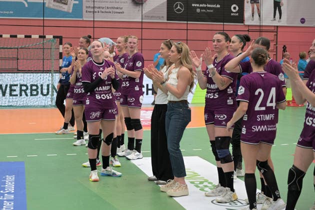 the TusSies thank the fans TusSies Metzingen vs SV Union Halle Neustadt , Handball, Alsco HBF, 7 Play Off League Matchday, Season 2025 2026, 30 05 2026 TusSies Metzingen vs SV Union Halle Neustadt , Handball, Alsco HBF, 7 Play Off League Matchday, Season 2025 2026, 30 05 2026 Tuebingen Copyright: xEibner-Pressefoto TobiasxBaurx EP_TBR