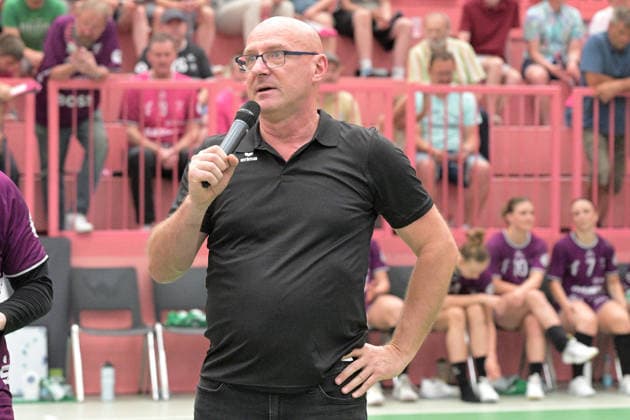 Ferenc Rott TusSies Metzingen, Managing Director thank the fans TusSies Metzingen vs SV Union Halle Neustadt , Handball, Alsco HBF, 7 Play Off League Matchday, Season 2025 2026, 30 05 2026 TusSies Metzingen vs SV Union Halle Neustadt , Handball, Alsco HBF, 7 Play Off League Matchday, Season 2025 2026, 30 05 2026 Tuebingen Copyright: xEibner-Pressefoto TobiasxBaurx EP_TBR