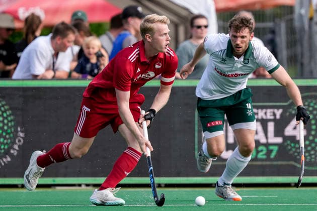 v li Tom Grambusch KTHC, 15 , Lukas Mertgens Mülheim, 18 , duel, duel, tackle, tackling, dynamics, action, action, 30 05 2026, Bonn Germany , Hockey, German Championship, semi-final, men, Rot Weiss Köln Uhlenhorst Mülheim xozx