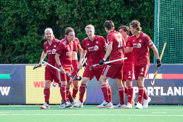 Players of Rot Weiss Köln KTHC , cheer about the goal to 1 0, jubilation, goal celebration, celebrate the goal, goal, celebration, cheers about the goal, rejoicing, joy, rejoices, optimistic, positive, game scene, highlight, action, 30 05 2026, Bonn Germany , field hockey, German Championship, semi-final, men, Rot Weiss Köln Uhlenhorst Mülheim xozx