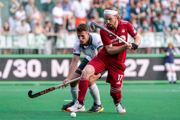 v li Dennis Holthaus Mülheim, 5 , Christopher Rühr KTHC, 17 , duel, duel, tackle, tackling, dynamics, action, action, 30 05 2026, Bonn Germany , field hockey, German Championship, semi-final, men, Rot Weiss Köln Uhlenhorst Mülheim xozx
