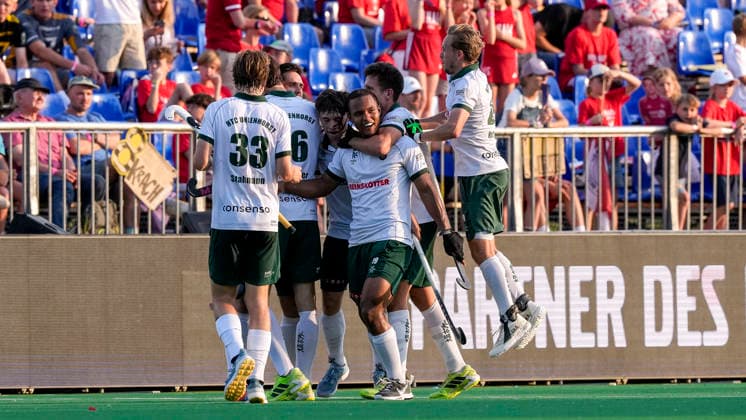 HTC Uhlenhorst Mülheim players, celebrate the goal, celebrate the goal, goal, celebration, cheers, cheers about the goal, rejoicing, joy, rejoices, optimistic, positive, game scene, highlight, action, 30 05 2026, Bonn Germany , Hockey, German Championship, semi-final, Men, Rot Weiss Köln Uhlenhorst Mülheim xozx