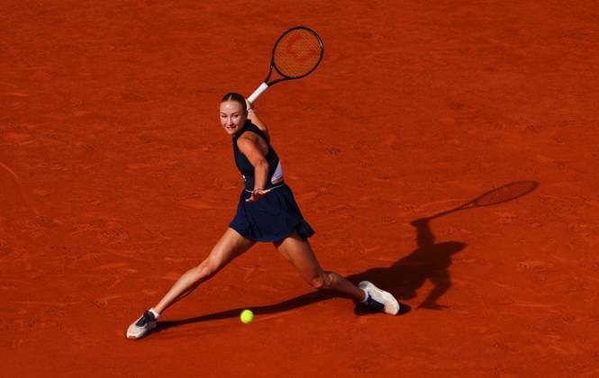 Anastasia Potapova in third round action French Open Tennis, Day Seven, Tennis, Roland Garros, Paris, France - 30 May 2026Paris Roland Garros France EDITORIAL USE ONLY No use with unauthorised audio, video, data, fixture lists, club league logos or live services. Online in-match use limited to 120 images, no video emulation. No use in betting, games or single club league player publications. Copyright: xJavierxGarcia Shutterstockx 16898316bv