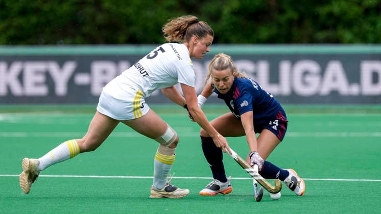v li Emilia Landshut HTHC, 5 , Aina Lilly Kresken MHC, 14 , duel, duel, tackle, tackling, dynamics, action, action, 30 05 2026, Bonn Germany , field hockey, German Championship, semi-final, women, Mannheimer HC Harvestehuder THC xozx